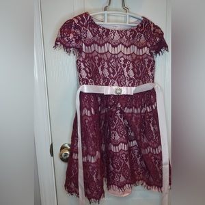 Beautiful lace dress for kids!